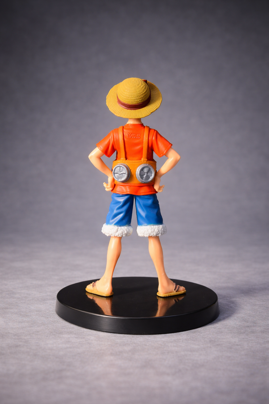 Monkey D. Luffy Straw Hat Casual Pose Figurine – One Piece Collectible Display Figure