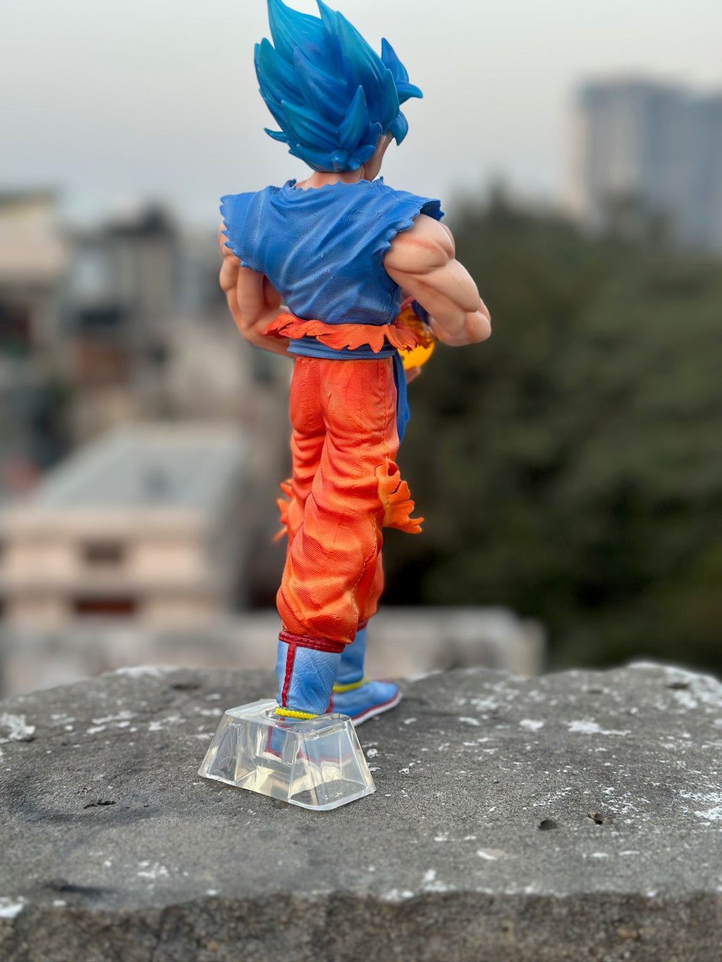 Super Saiyan Blue Goku Figure (SSGSS) – Dragon Ball Super Collectible with 5-Star Dragon Ball