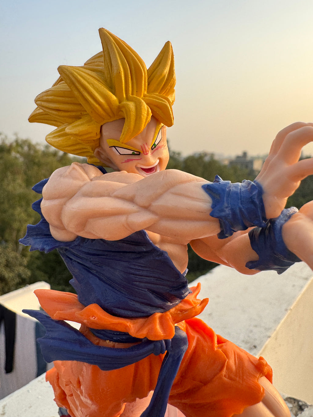 Super Saiyan Goku Spirit Bomb Figure – 19cm Dragon Ball Z Action Figure (Premium Collectible)