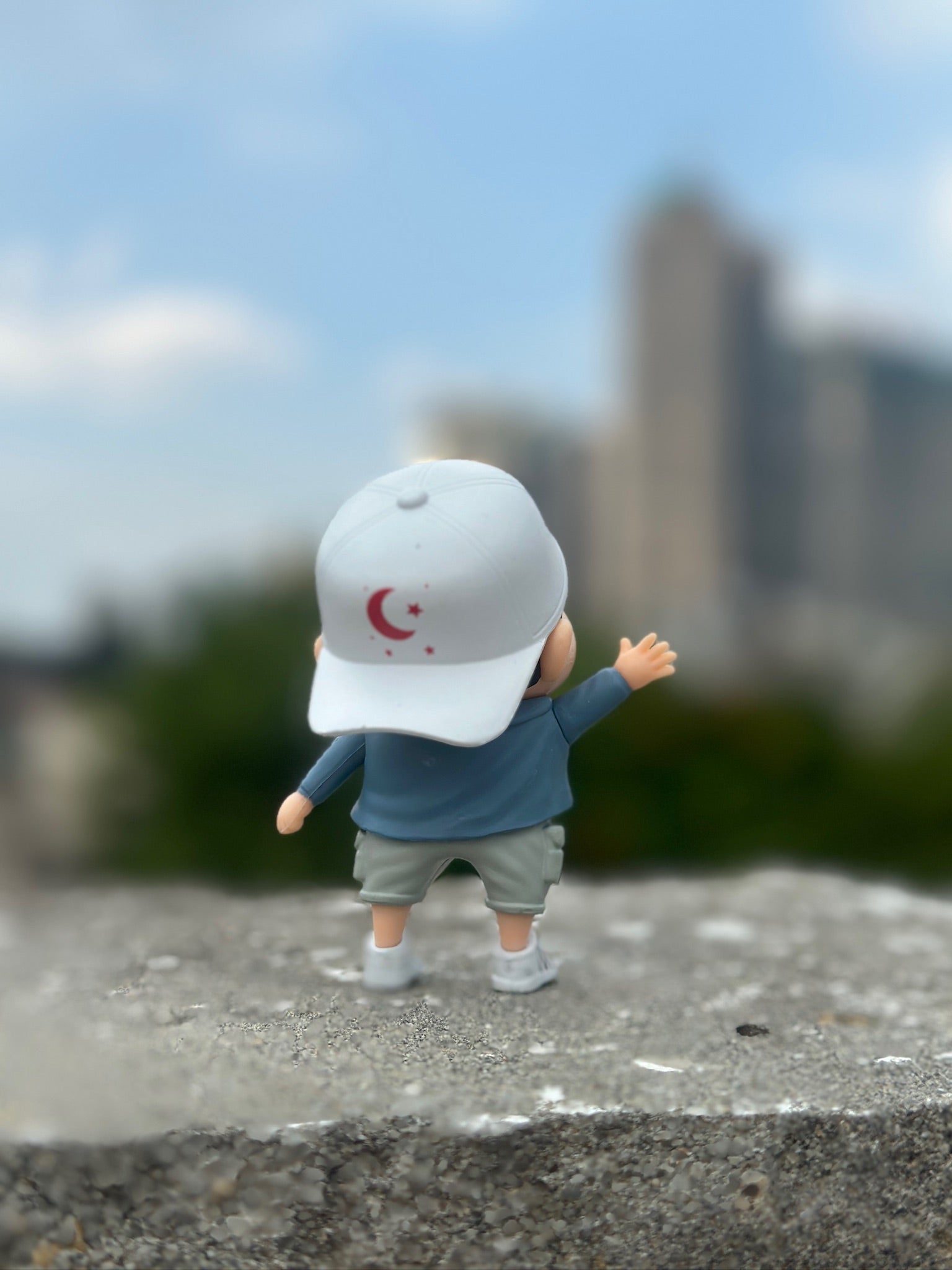 Shin Chan 9cm Figurine – Cool Kid Edition