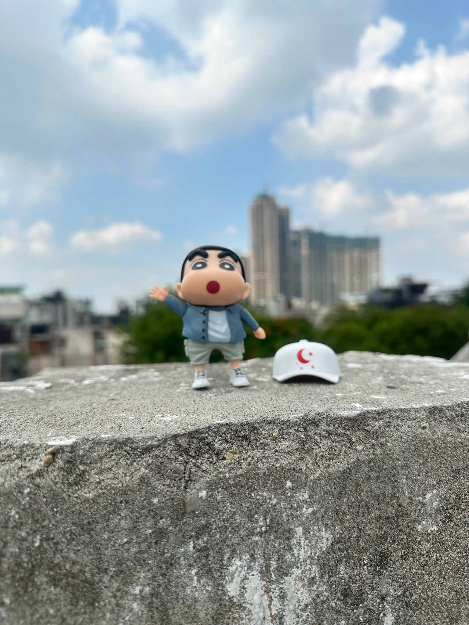 Shin Chan 9cm Figurine – Cool Kid Edition